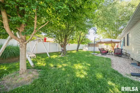 405 E Beacon Ct, Mount Vernon, IL 62864 photo 7