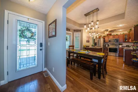 405 E Beacon Ct, Mount Vernon, IL 62864 photo 11