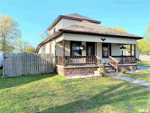 321 E Lincoln Ave, Flora, IL 62839 photo 2