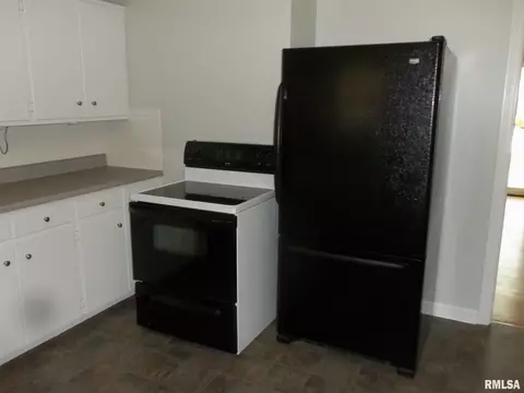 506 Mitchell St, Benton, IL 62812 photo 11