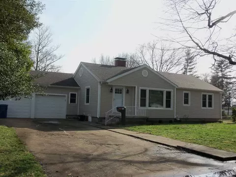 506 Mitchell St, Benton, IL 62812 photo 1