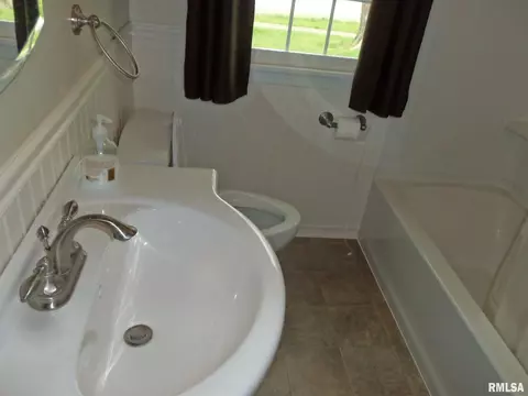 506 Mitchell St, Benton, IL 62812 photo 14