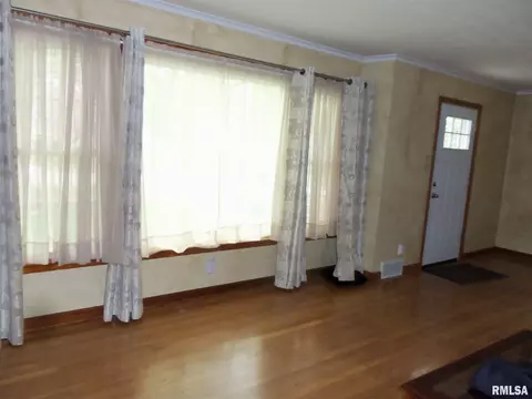 506 Mitchell St, Benton, IL 62812 photo 4