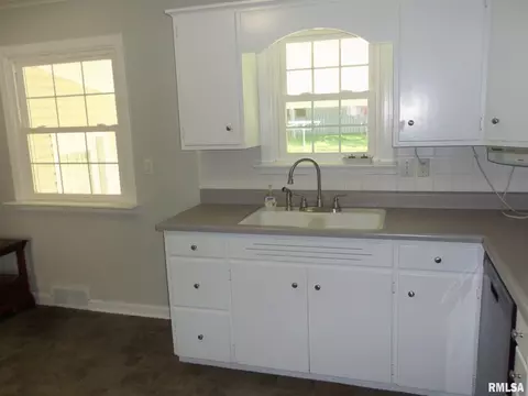 506 Mitchell St, Benton, IL 62812 photo 8