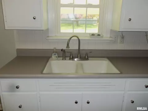 506 Mitchell St, Benton, IL 62812 photo 9