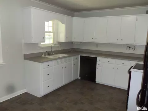 506 Mitchell St, Benton, IL 62812 photo 7