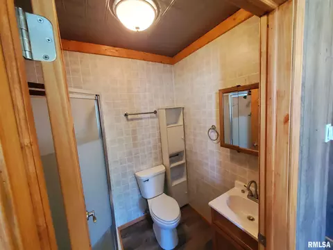 805 S Mulkey St, Christopher, IL 62822 photo 11