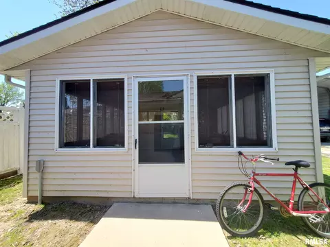 805 S Mulkey St, Christopher, IL 62822 photo 14