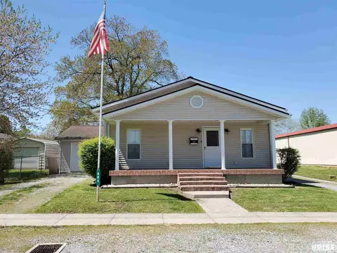 805 S Mulkey St, Christopher, IL 62822 photo 1