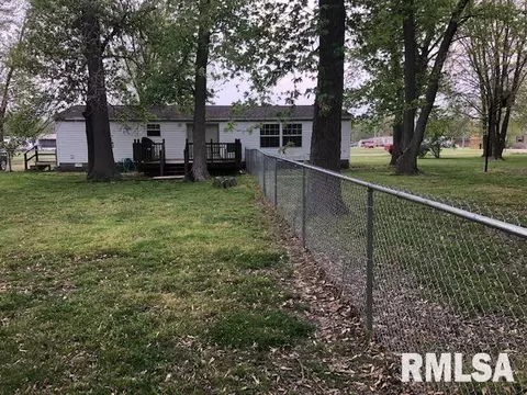 804 Tyler Ave, Sandoval, IL 62882 photo 9