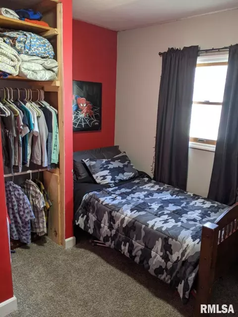 814 E 11th St, Centralia, IL 62801 photo 8