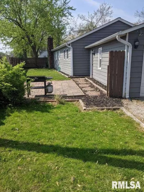 814 E 11th St, Centralia, IL 62801 photo 12