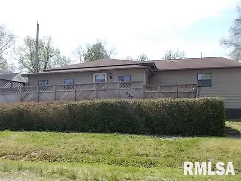 437 Bicknell St, Centralia, IL 62801 photo 1