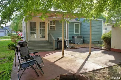 213 E 11th St, Metropolis, IL 62960 photo 4