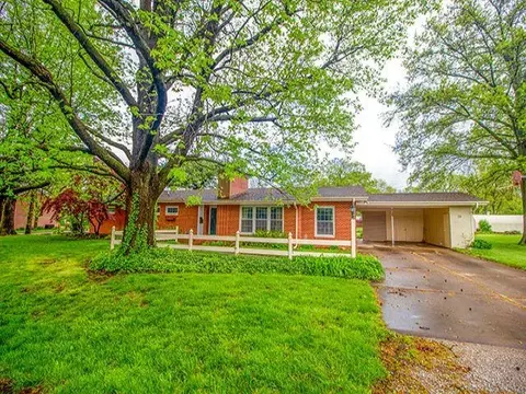 28 Greve Dr, Centralia, IL 62801 photo 2