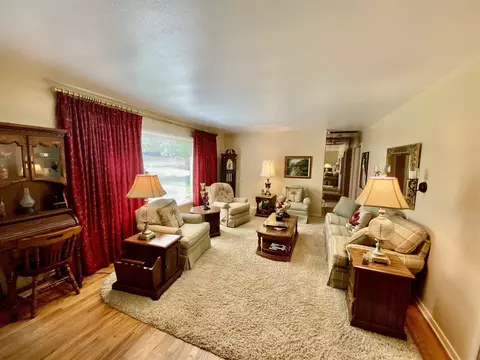 602 S Future St, Marion, IL 62959 photo 2