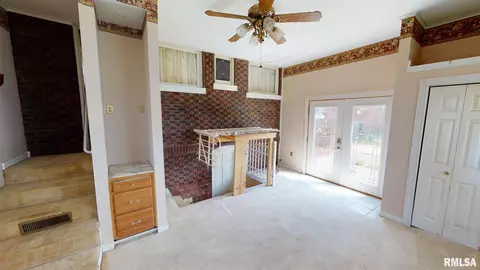 709 S 14th St, Herrin, IL 62948 photo 16
