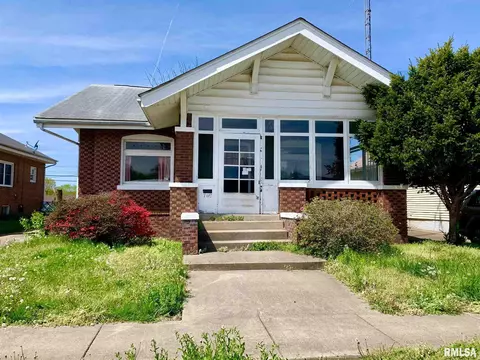 709 S 14th St, Herrin, IL 62948 photo 2