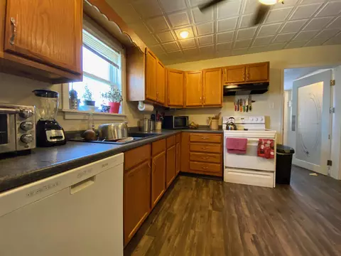 100 S 18th St, Herrin, IL 62948 photo 5