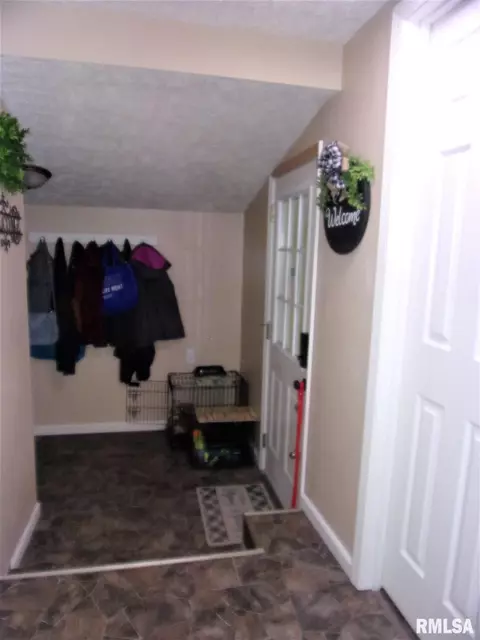609 N Victor St, Christopher, IL 62822 photo 29