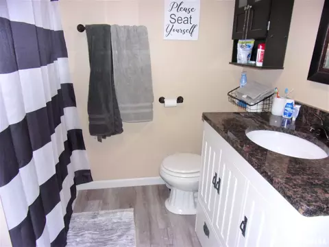 609 N Victor St, Christopher, IL 62822 photo 14