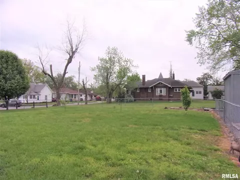 609 N Victor St, Christopher, IL 62822 photo 7