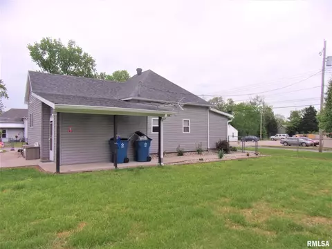 609 N Victor St, Christopher, IL 62822 photo 9
