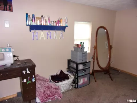 609 N Victor St, Christopher, IL 62822 photo 22