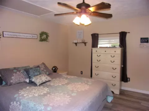 609 N Victor St, Christopher, IL 62822 photo 16