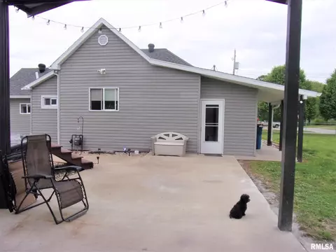 609 N Victor St, Christopher, IL 62822 photo 6