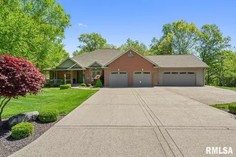 507 Easy St, Mount Carmel, IL 62863