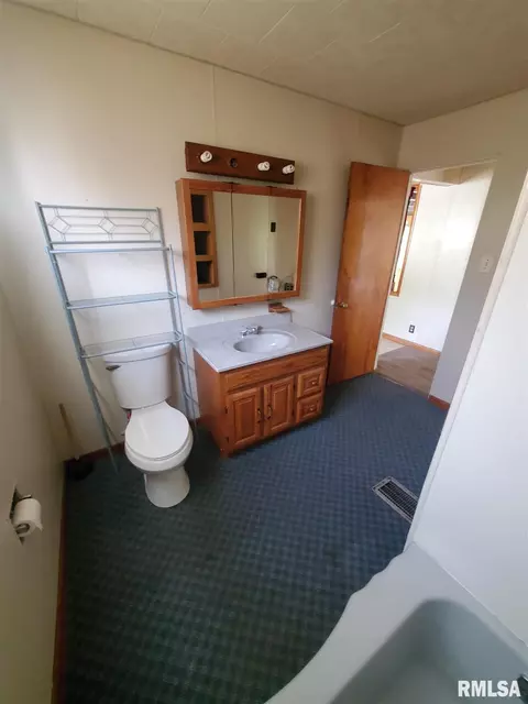 602 E 13th St, Centralia, IL 62801 photo 10