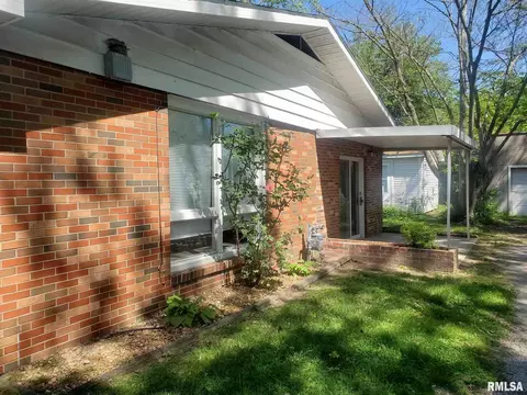 602 E 13th St, Centralia, IL 62801 photo 2
