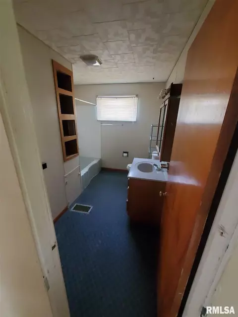 602 E 13th St, Centralia, IL 62801 photo 9