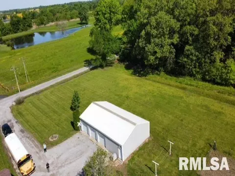 11902 Greg St, Sesser, IL 62884 photo 5