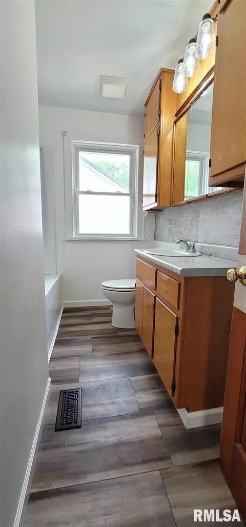 412 E 5th St, Mount Carmel, IL 62863 photo 12