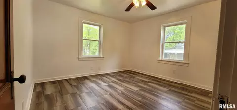 412 E 5th St, Mount Carmel, IL 62863 photo 11