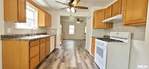 412 E 5th St, Mount Carmel, IL 62863 photo 6