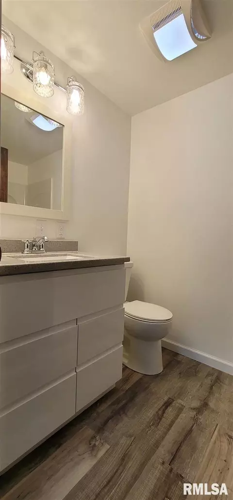 412 E 5th St, Mount Carmel, IL 62863 photo 14