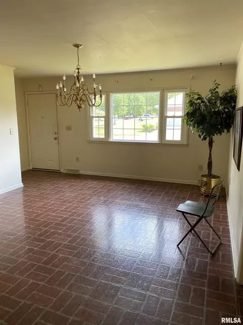 383 Park Ln, Herrin, IL 62948 photo 13