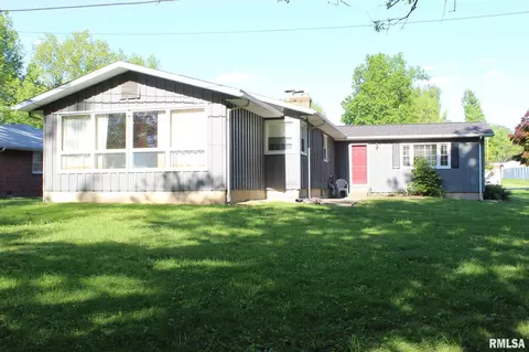 383 Park Ln, Herrin, IL 62948 photo 4