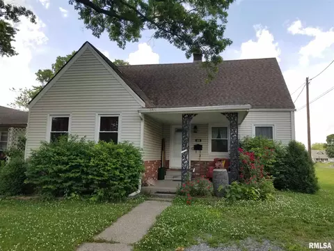 809 E Webster St, Benton, IL 62812 photo 1