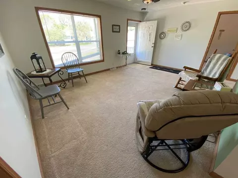 410 Mcfall St, Benton, IL 62812 photo 8
