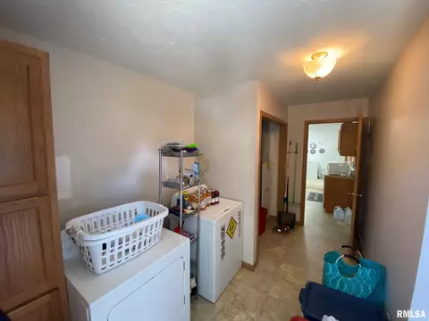 410 Mcfall St, Benton, IL 62812 photo 27