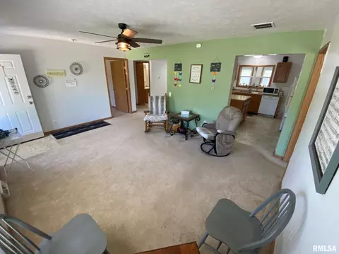 410 Mcfall St, Benton, IL 62812 photo 7