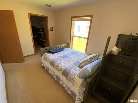 410 Mcfall St, Benton, IL 62812 photo 24