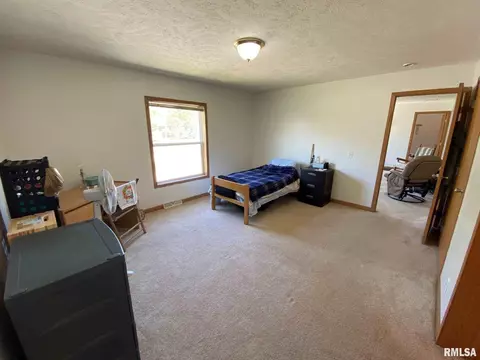 410 Mcfall St, Benton, IL 62812 photo 11