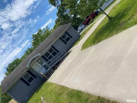 410 Mcfall St, Benton, IL 62812 photo 32