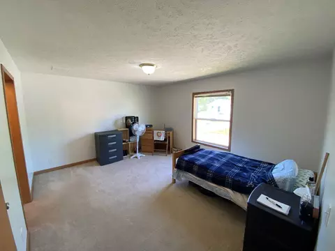 410 Mcfall St, Benton, IL 62812 photo 10