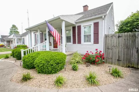 207 Herbert Ave, Carmi, IL 62821 photo 4